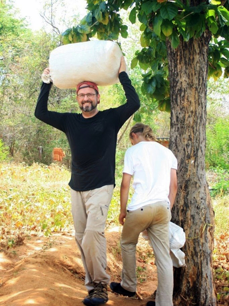 4-volunteer-in-sri-lanka-helping-hands