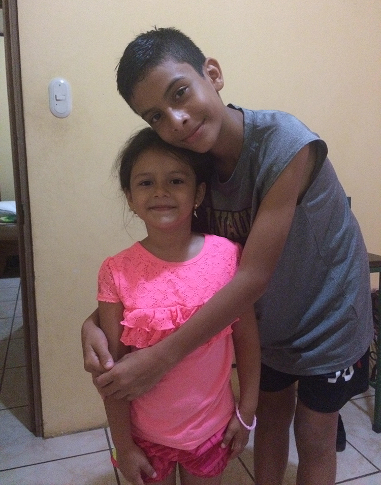 My host siblings Kachelle, 6 (left), and José Fabio, 13 (right).