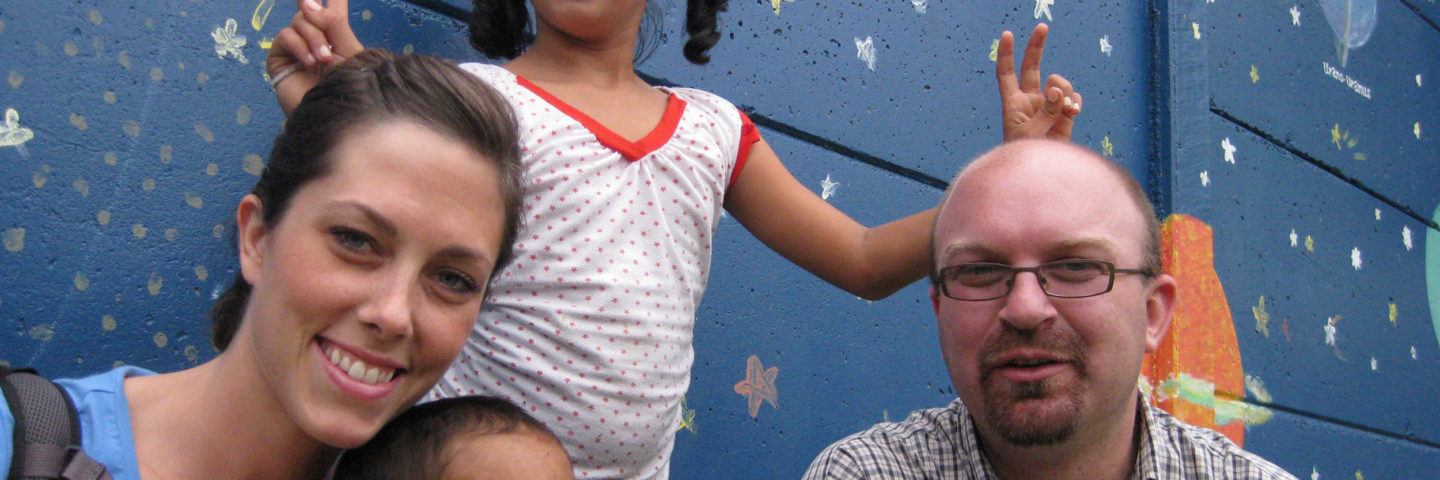 Volunteer Costa Rica school children