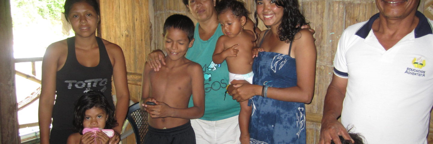 Elyse with her host family in Ecuador